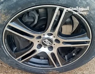  11 جنطين  17 جنط منهم فوزن مسستم و الجنط الثاني وزو ياباني