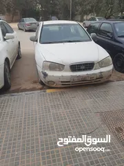  1 رينو كليو  سياره بناتيه