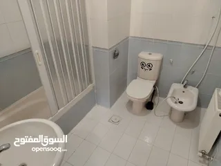  14 الرابية شقة لقطة للبيع قرب إشارة السفارة الصينية طابق ثاني