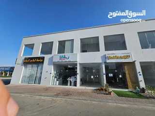  2 معارض للبيع في العامرات السادسة