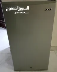  1 ثلاجة حجم متوسط شركه AKAI.