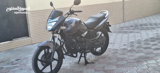  1 هوندا 150 cc ماشاء الله قويه و نضيفه بحاله الوكالة