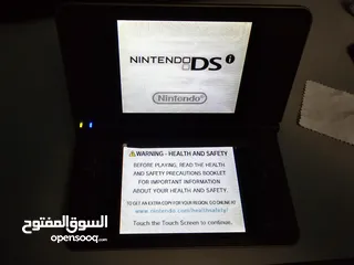  4 Nintendo DSI XL