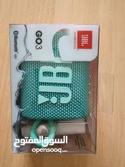  8 سماعات وساعات تشكيلة كبيرة موجود للبيع جمله ومفرق وبأسعار طاحنه  ملاحظة (كل منتج له سعره الخاص )