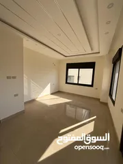  16 شقة ارضية مع مدخل خاص و ترس في البنيات قرب مدارس الحصاد