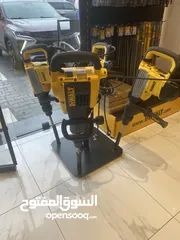  8 حفار كهربائي بقوة 10 كيلو صناعة أوروبية ماركة DEWALT