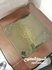  5 طقم طاولات وسط مستعملة استعمال نظيف