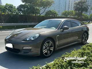  1 Porsche Panamera 4s