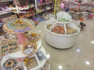 17 محل شوكولاته وعصائر ومناسبات لبيع كامل بالبضاعه والاجهزة