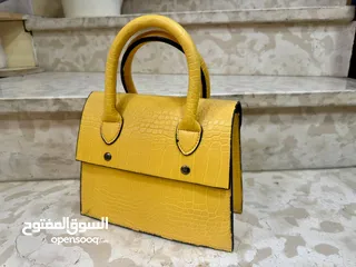  16 شنط صبايا 32 قطعة بسعر 600 شيكل لكامل الكمية