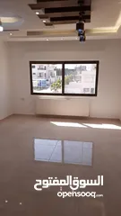  13 شقة للإبجار