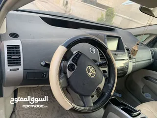  2 سيارة تويوتا بريوس