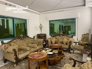  3 كنب غرفة ضيوف سبع مقاعد بحالة جيدة للبيع