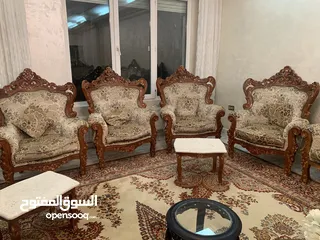  1 طقم كنب ضيوف لقطة جدا و بوفيه