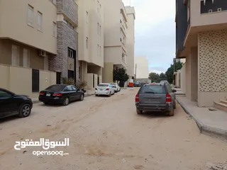  1 مبنى حديث 4طوابق 7شقق وملحق مؤجر (دخل 11 ألف شهريا) للبيع السراج داخل المخطط شهادة عقارية