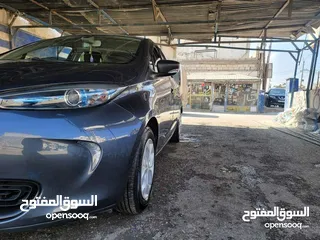  3 رنو زوي 2018 بيع كاش او بالتقسيط بدون بنوك  أو شركات التسهيل جميع الاضافات السياره اربعه جيد