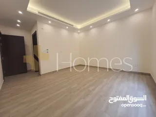  8 شقة طابق اول للبيع في رجم عميش بمساحة بناء 212م