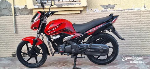  2 هوندا 150 cc ماشاء الله قويه و نضيفه بحاله الوكالة