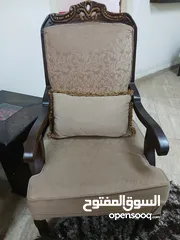  4 طقم كنب مستعمل مع طاولات للبيع