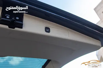  6 Cadillac Escalade Xl 2012 Platinum   السيارة مميزة جدا و قطعت مسافة 144,000 كيلو متر