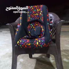  3 للبيع كرسي اطفال للسيارة مريح و ناعم جدا للطفل و بسعر مغري و قابل للتفاوض للجادين