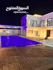  11 فيلا للبيع