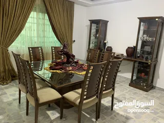  1 طاوله سفره للبيع حاله ممتازه جدا