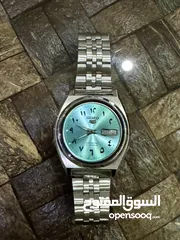  1 Seiko 5 (Arabic dial)