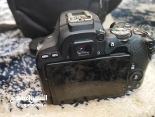  3 كاميرا D200