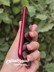  4 iPhone 11 لون احمر للبيع