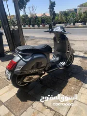  5 Vespa 125cc super gts 2014