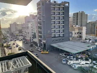  1 شقه مفروشه علي رئيسي عمر المختار امام فندق توباكتس