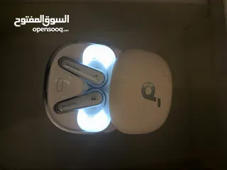  5 عندي ساعة ابل اصلي وسماعات ابل للبيع الساعة شريتها 400 وسماعات 300 شغلات ميه بالميه بدي ابيعهم 350