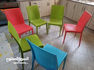  1 Plastic chair for sale