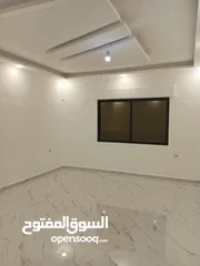  19 شقة ارضية للبيع- طبربور -  خلف صالة ليالي الشرق
