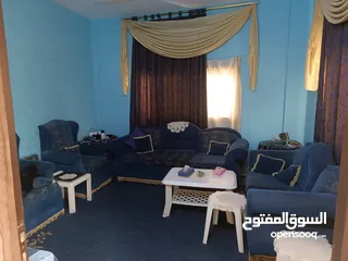  2 منزل مستقل مكون من طابق ارضي وتسوية وساحات خارجية ومخزن في الزرقاء - ابو الزيغان