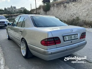  5 Mercedes E200