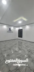  7 توجد شقة خدمية إدارية  للإيجار في طرابلس منطقة زناته جديده