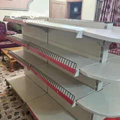  4 رفوف وسط سوبرماركات
