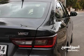  3 تويوتا يارس 2023 وارد الشركة المركزية لون مميز للبيع بسعر مغري مالك أول قاطعة 1800 km