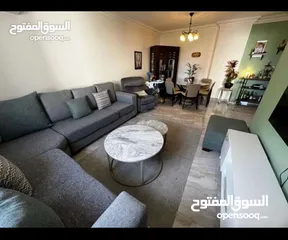  3 شقه للبيع بسعر مغري جدا مع اجهزه كهربائيه... يوجد مجال للسعر للجادين من المالك مباشرة