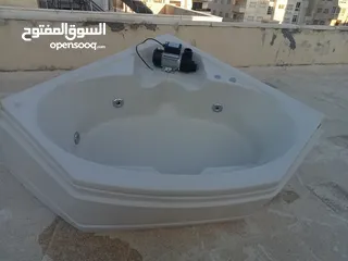  1 جاكوزي ست عيون
