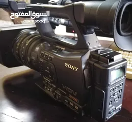  2 كاميرا سوني Z7 لتصوير الفيديو بصيغة HD 1440*1080 مع كامل ملحقاتها حالتهم ممتازة جداً تفاوض شئ بسيط