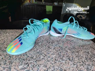  2 بوط اديداس اصلي زحاف مش أصابع بحالة الوكالة للبيع ب 20 الموقع البيادر