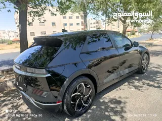  24 سياره موديل 2022 ايونك 5 كهربائيه لون اسود ميتاليك دفع رباعي اكبر بطاريه تمشي فوق 550 كيلو سبعه جيد