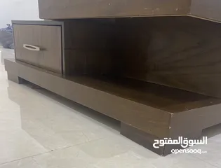  4 كنب لف جلوس  وطاولة وسط مستعمل بحالة جيدة جدا