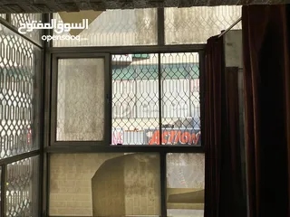  19 محل تجاري للإيجار في مدينة نابلس في عمارة قناديلو الطابق الأول مقابل دخلة طولكرم و فوق شاورما ساحيتا
