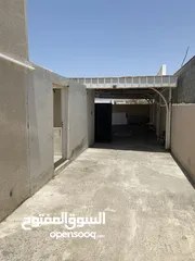  11 منزل شعبي للإيجار