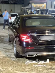  24 Mercedes-Benz E200(2017)