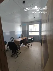  11 مكتبين للبيع